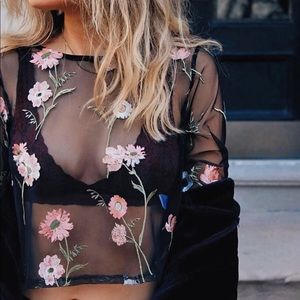 NEW Floral embroidery Black ruffle Mesh Crop Top